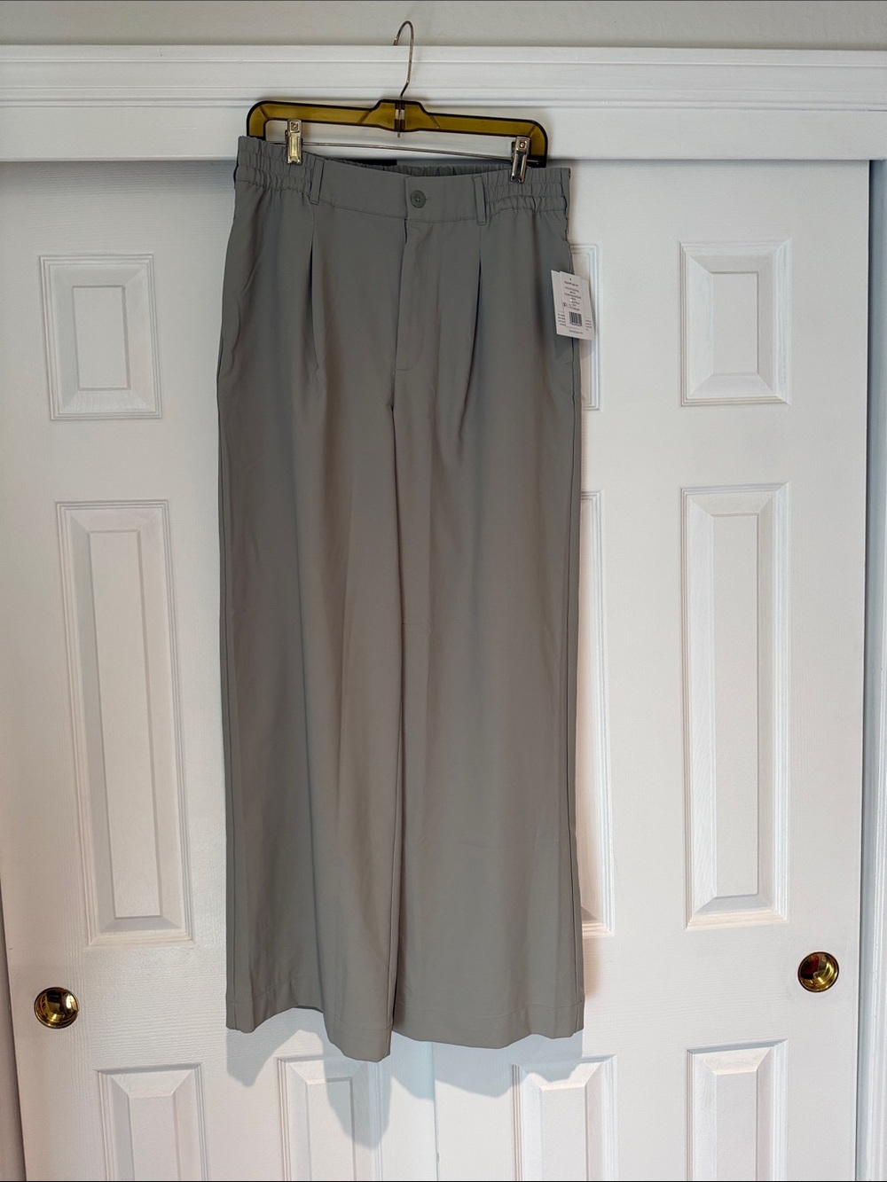 Beyond Yoga Men's Light Gray Dress Pants